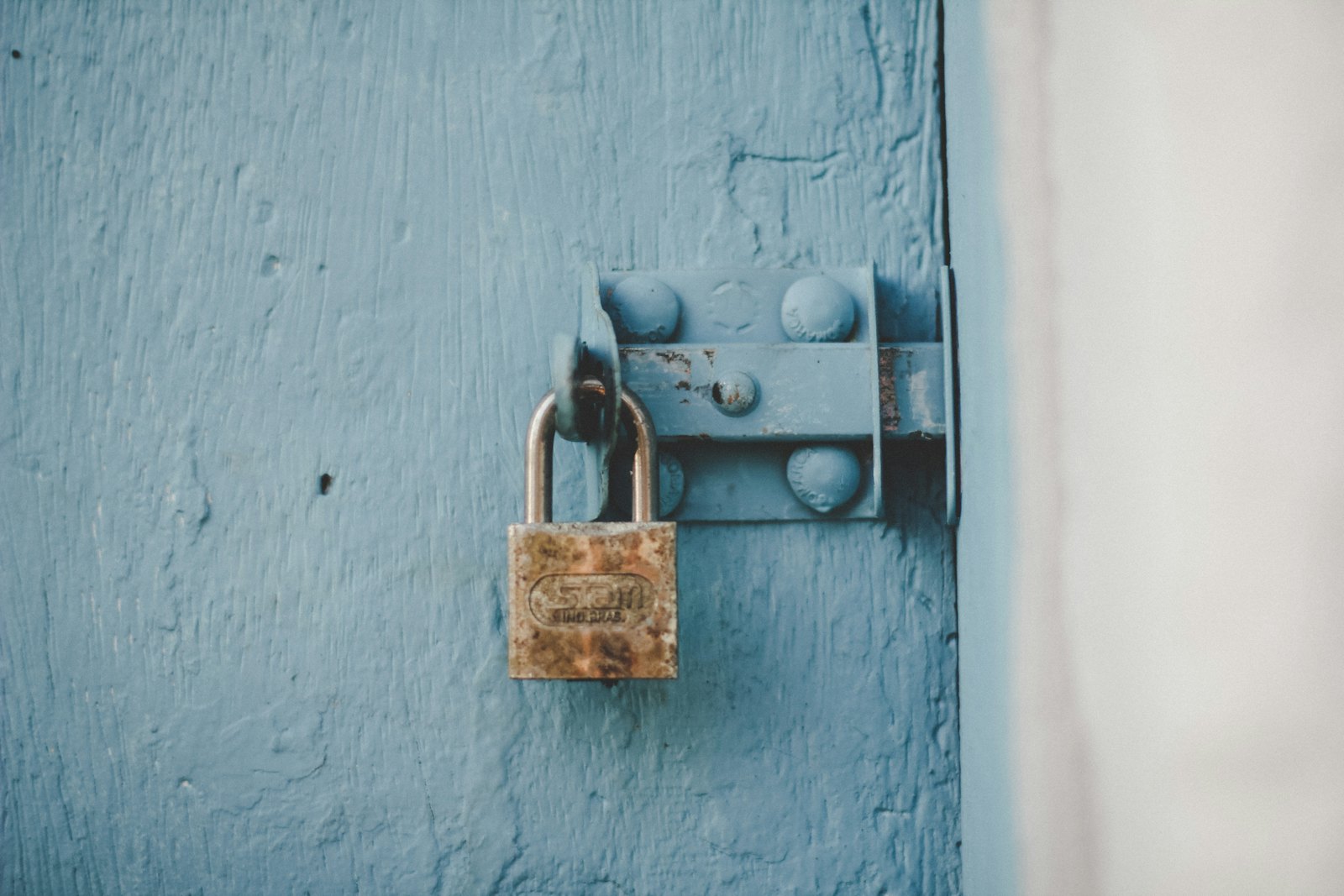 Bailey's Emergency Key Maker — locksmith in Moody, AL